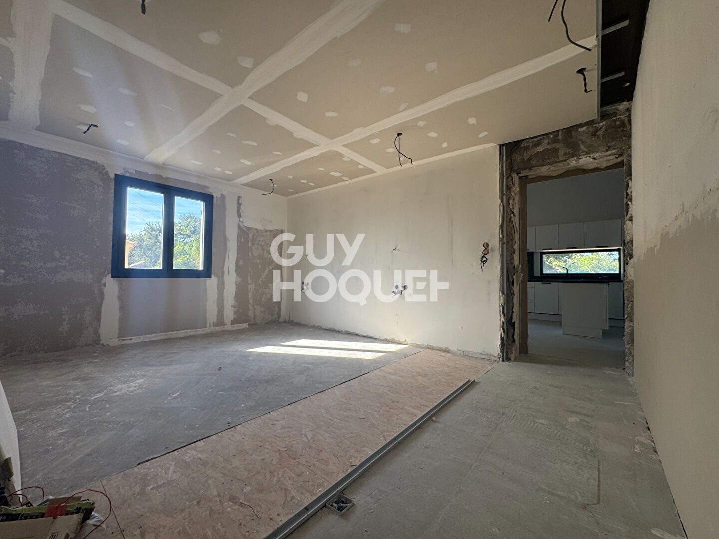 Villa de 180m² avec appartement type 2 sur parcelle de 2200m²