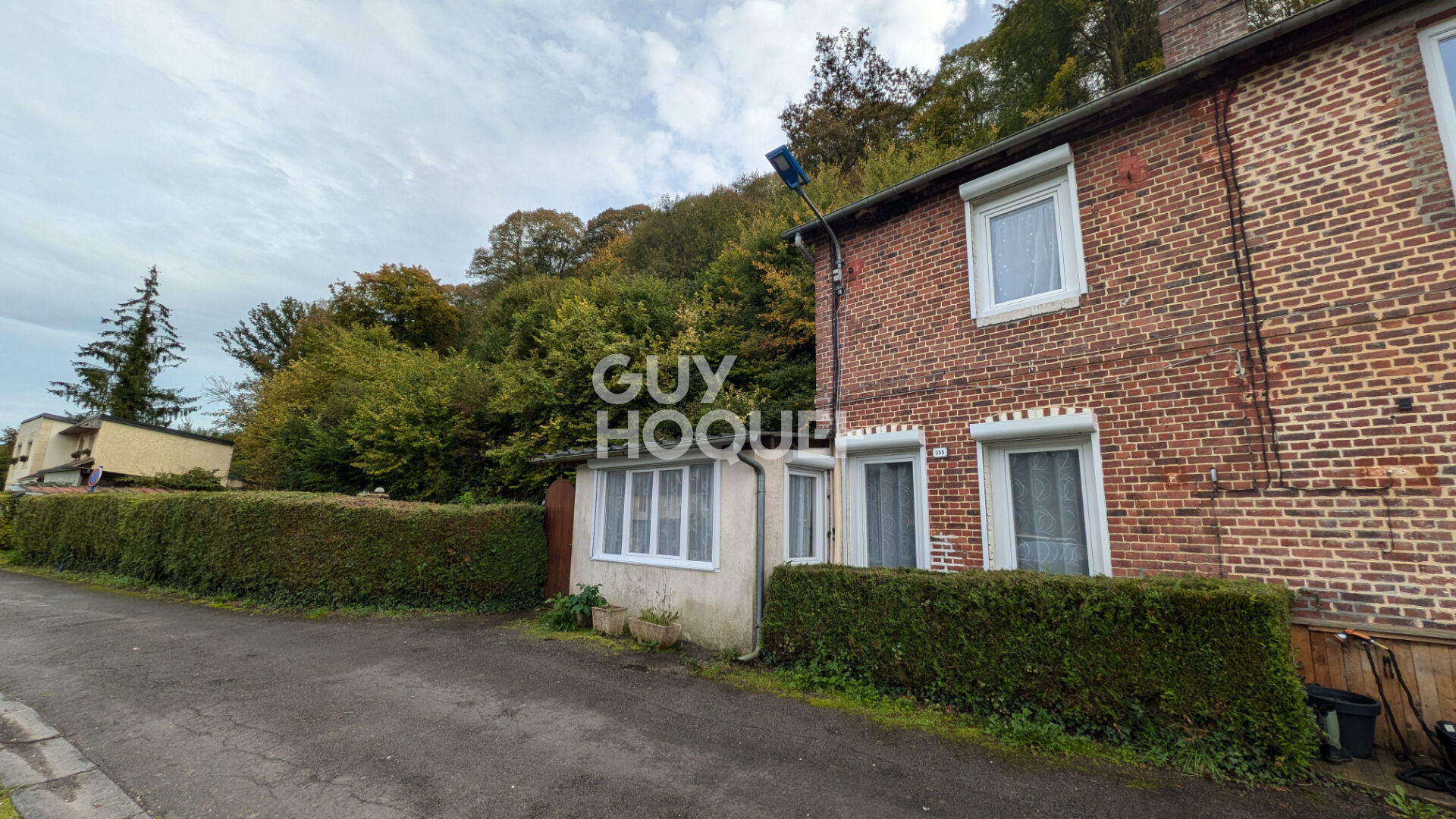 MAISON 1 CHAMBRE + 1 BUREAU