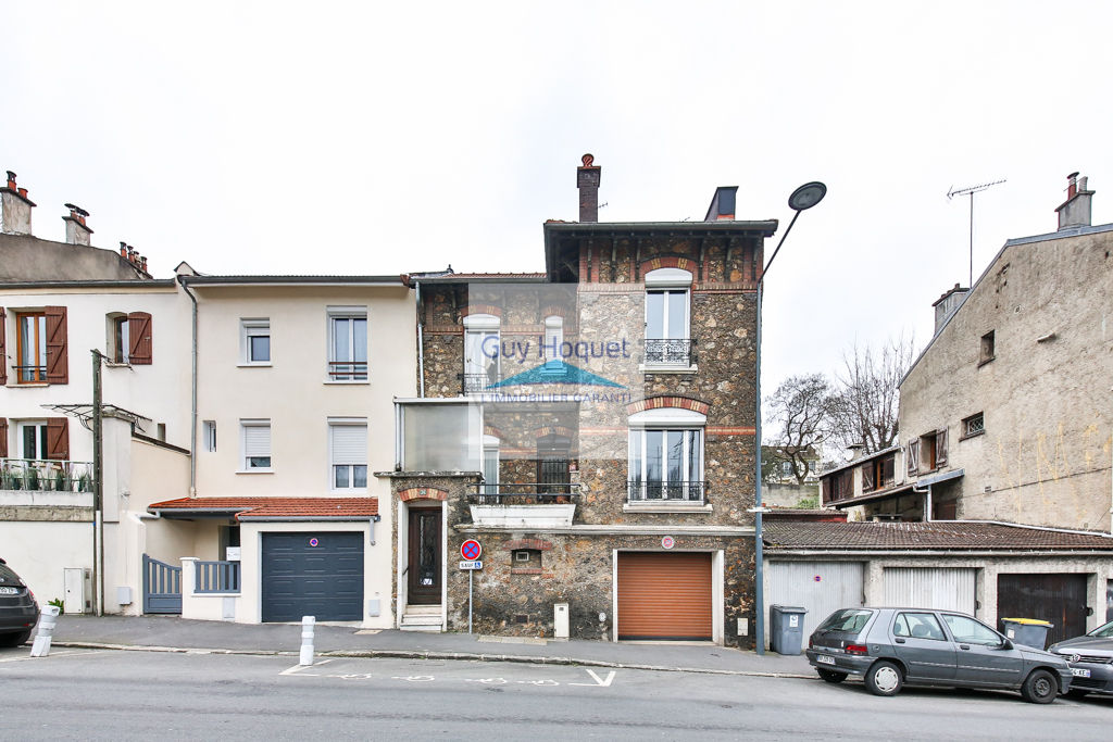 A vendre, MEUDON, maison située à 10 min de la gare.