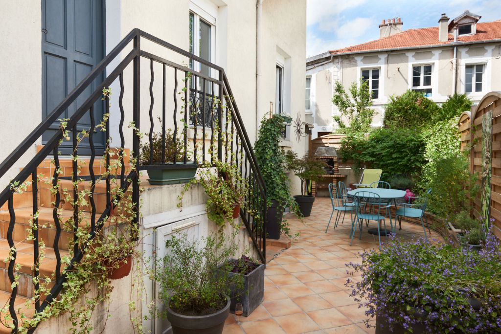ENTRE LE RER ET LE FUTUR METRO