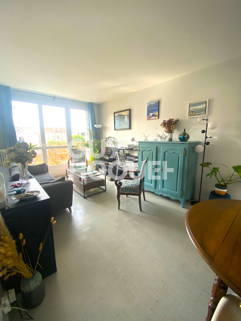MONTROUGE : appartement T3 (51 m²) à louer