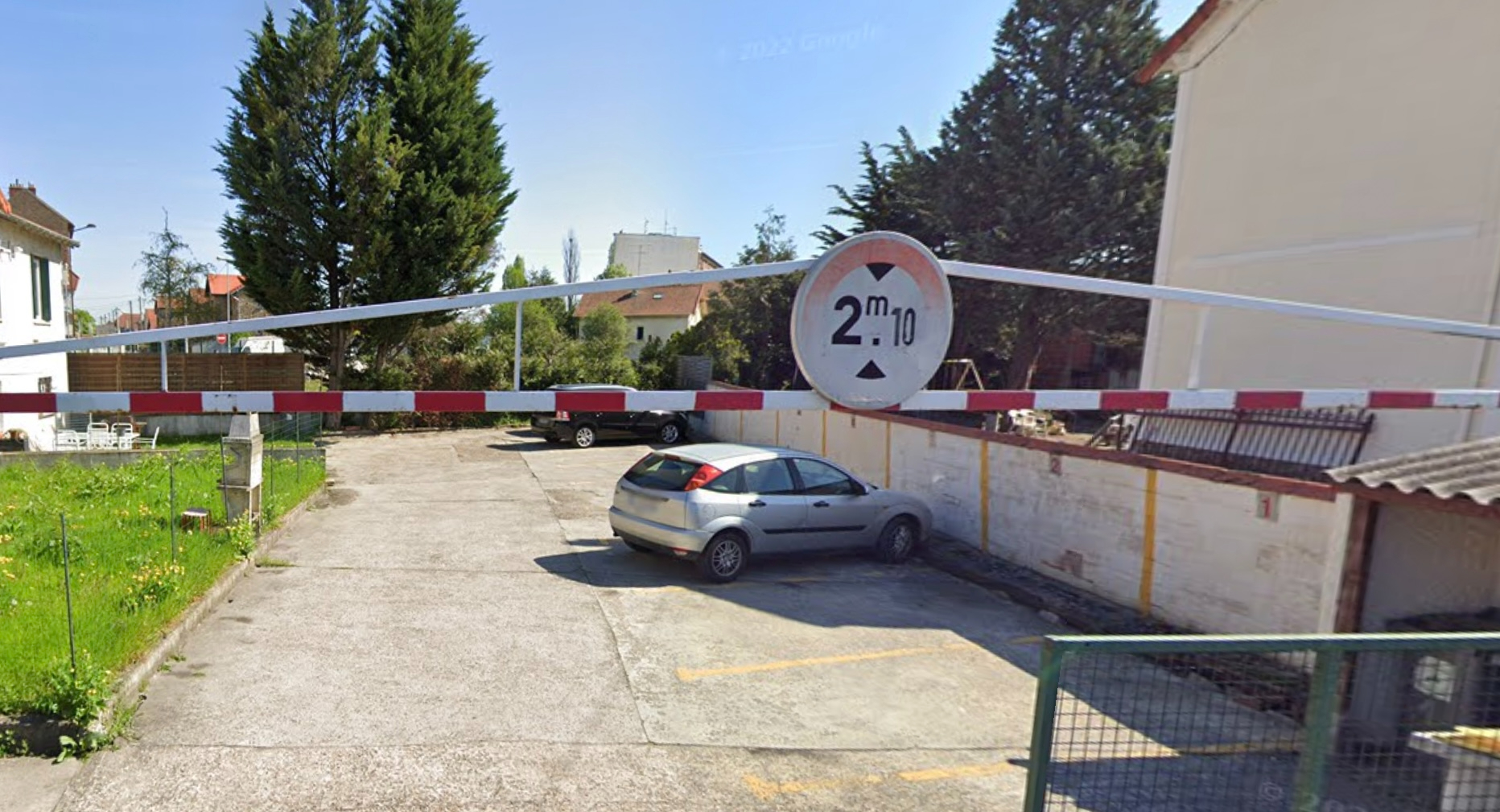 Parking sécurisé à louer Villeneuve Le Roi proche Gare Rer D