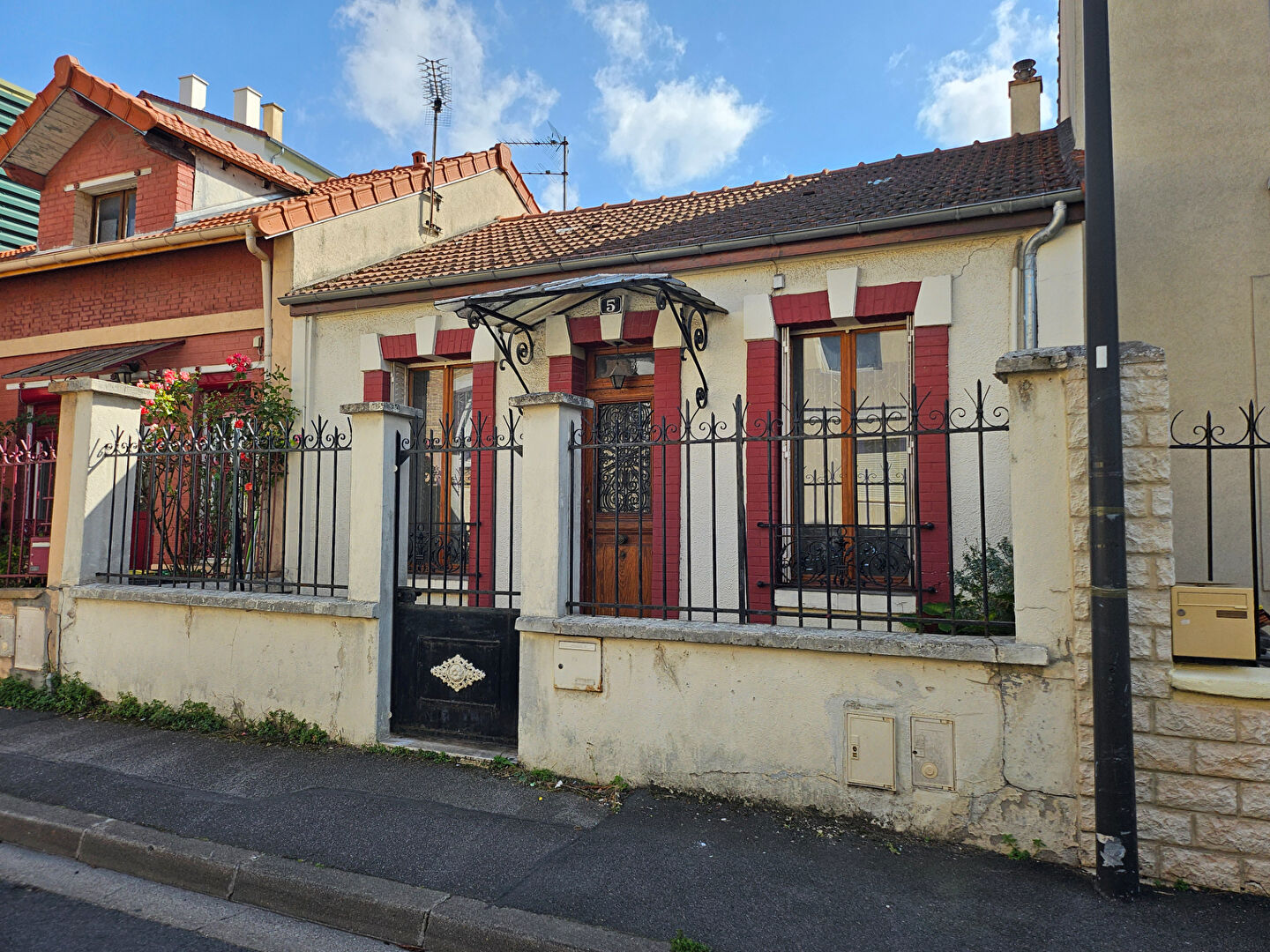 Séduisante Maison de Ville à Ivry-sur-Seine, Opportunité Rare !