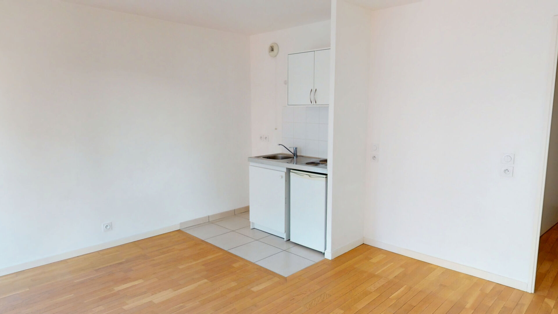 Studio non Meublé confortable avec balcon à Ivry-sur-Seine 28m2