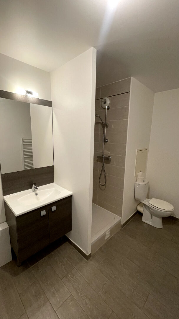 Studio non Meublé confortable avec balcon à Ivry-sur-Seine 28m2