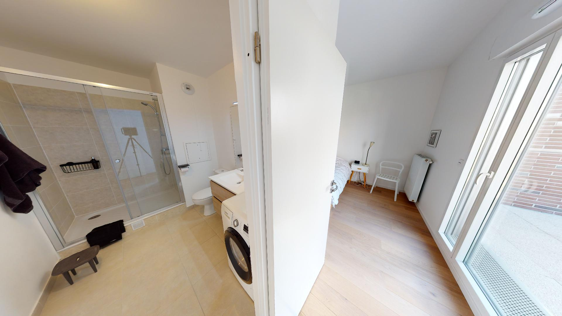 Appartement 2 pièces 45m2 dernier étage avec Terrasse plein sud