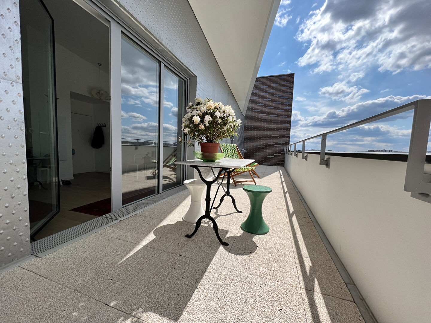 Appartement 2 pièces 45m2 dernier étage avec Terrasse plein sud