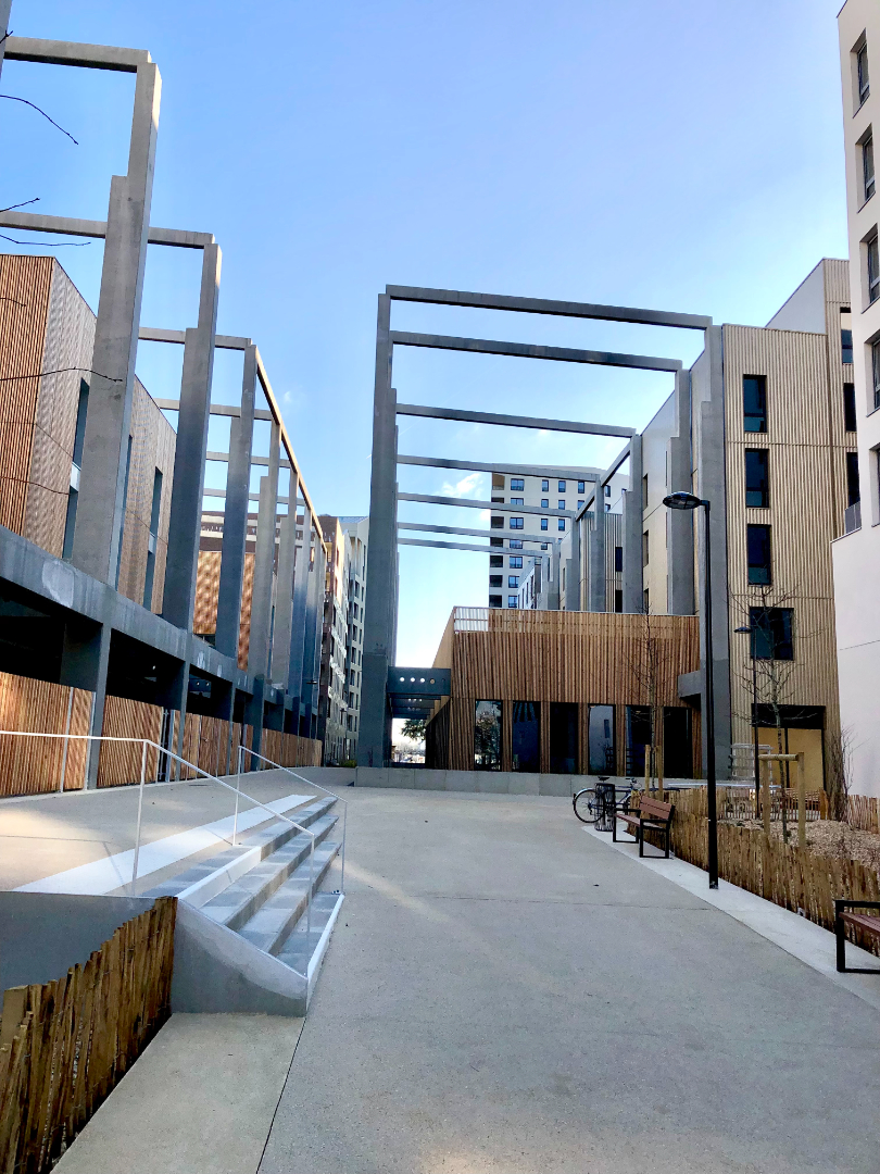 Appartement 2 pièces 45m2 dernier étage avec Terrasse plein sud