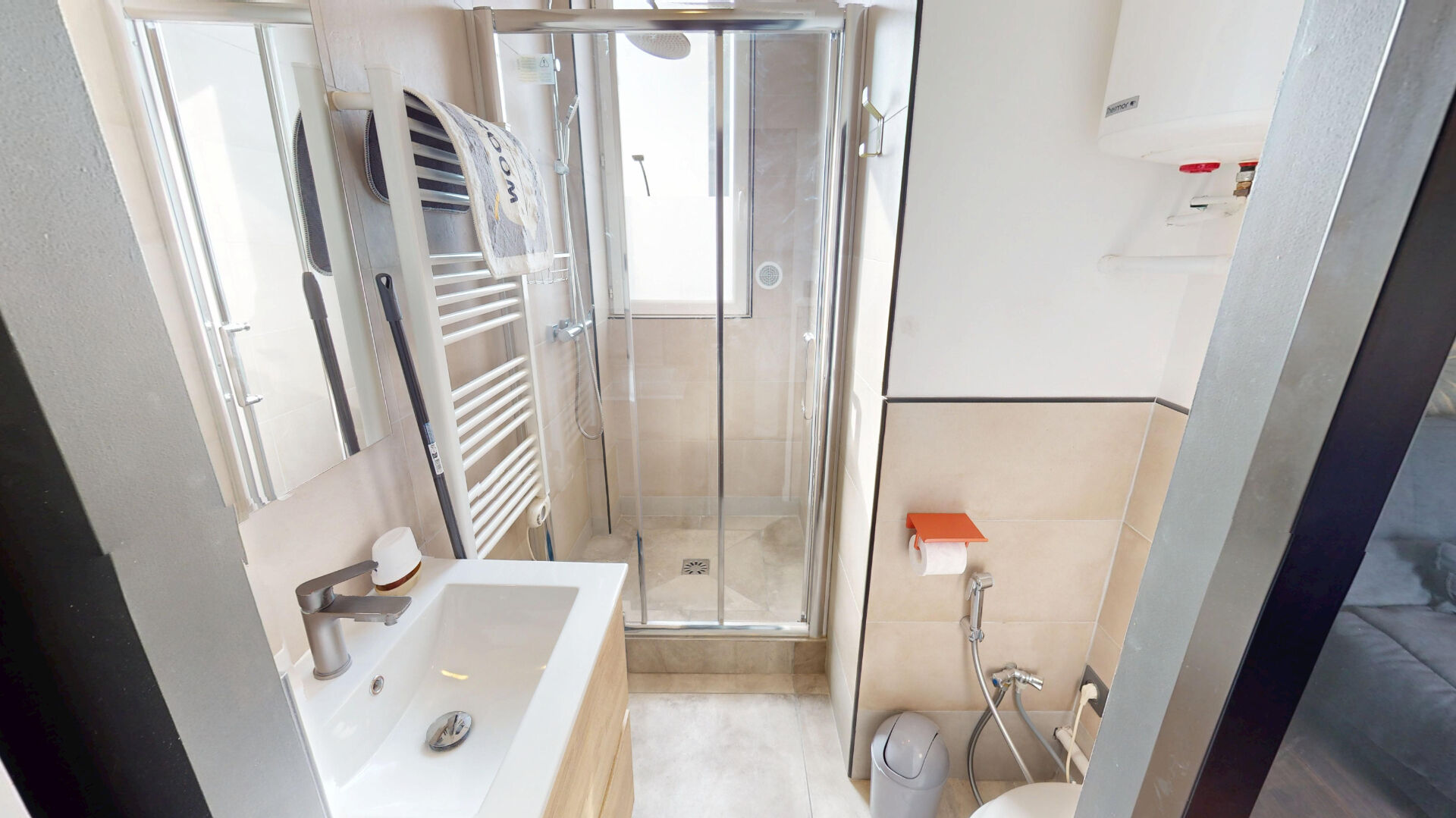 Studio lumineux Meublé à louer 15m2 Vitry-sur-Seine aux portes d'ivry-sur-seine