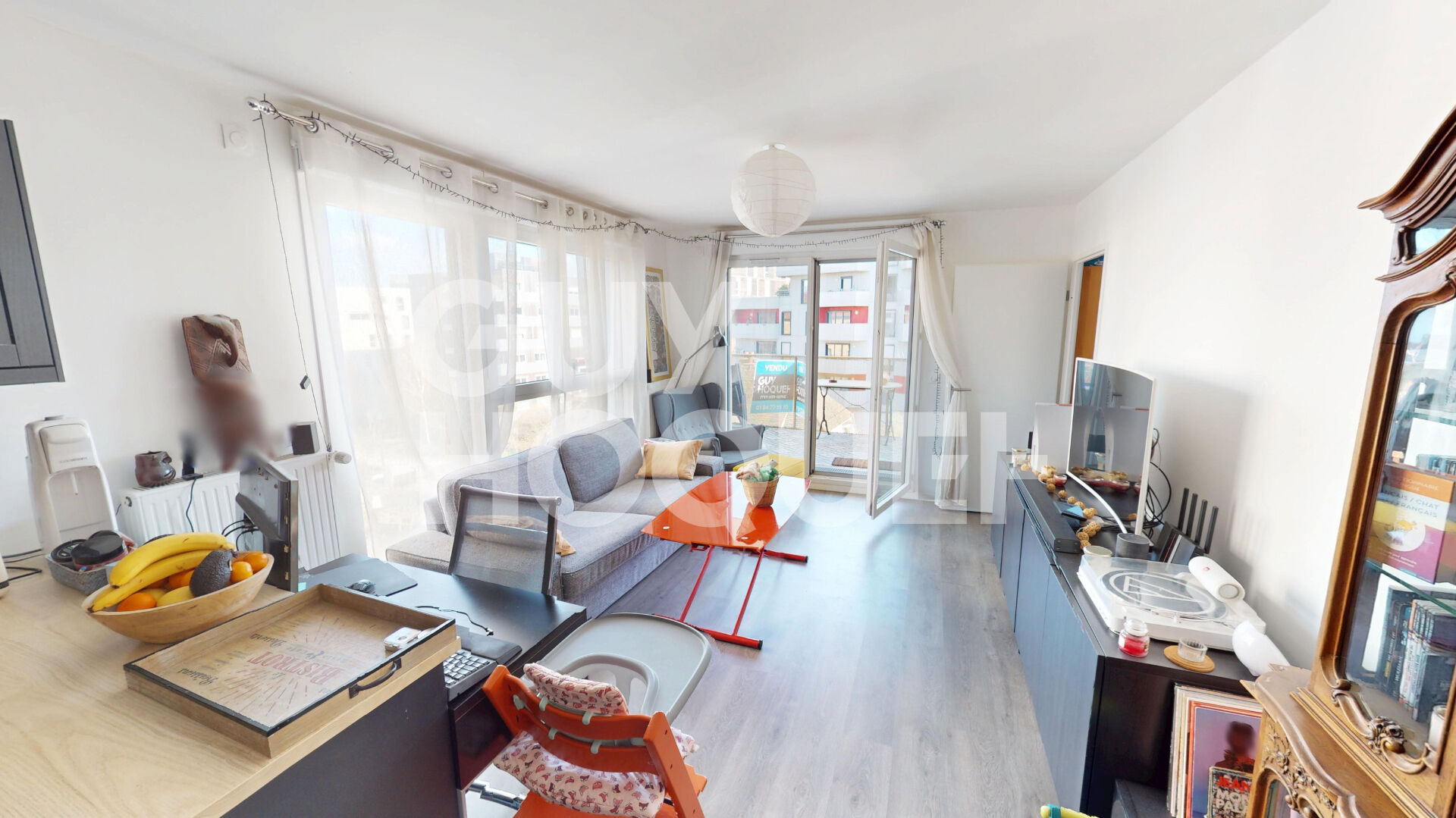 Appartement contemporain avec balcon dans une résidence récente de standing à Ivry-sur-Seine