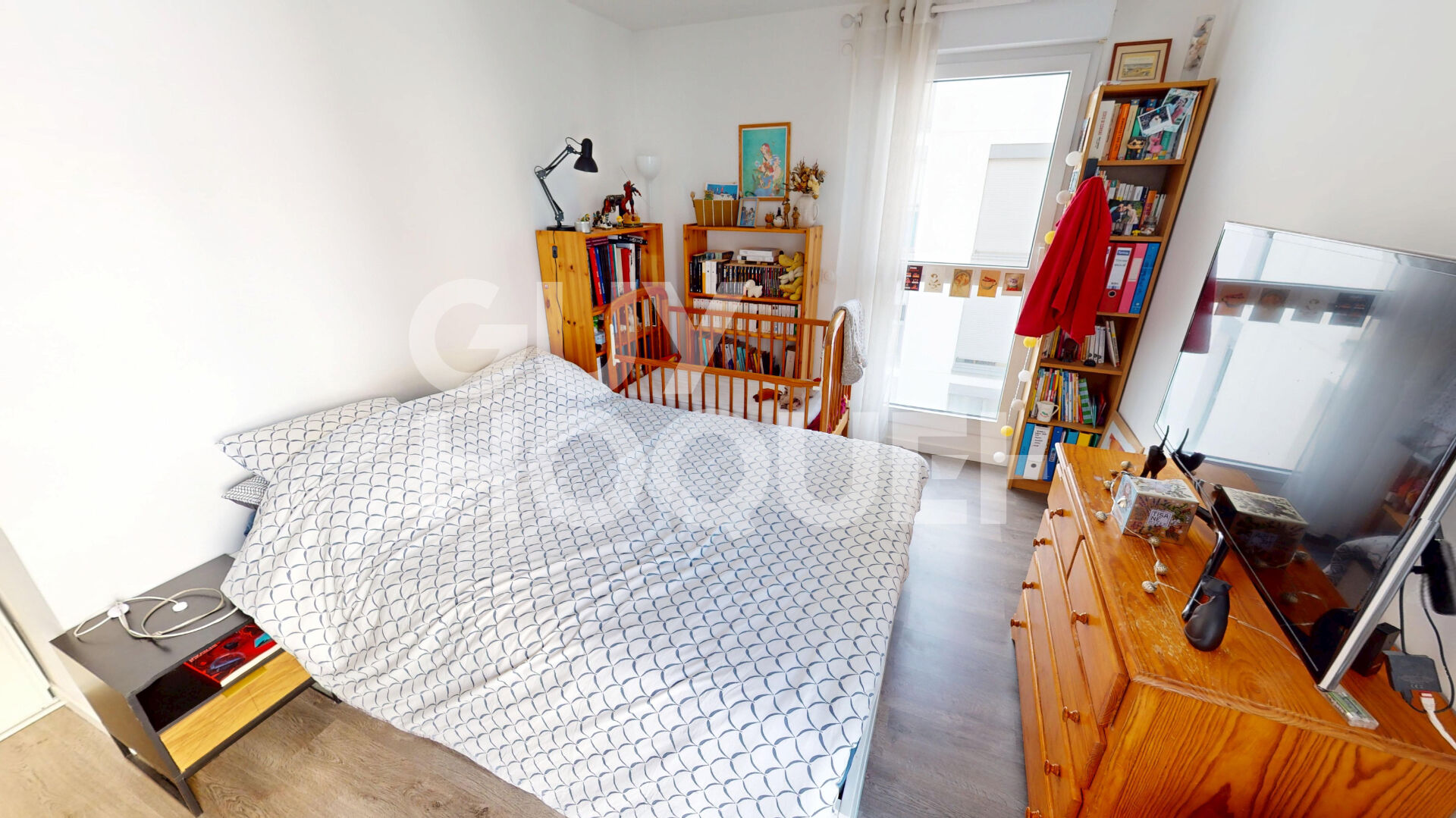 Appartement contemporain avec balcon dans une résidence récente de standing à Ivry-sur-Seine