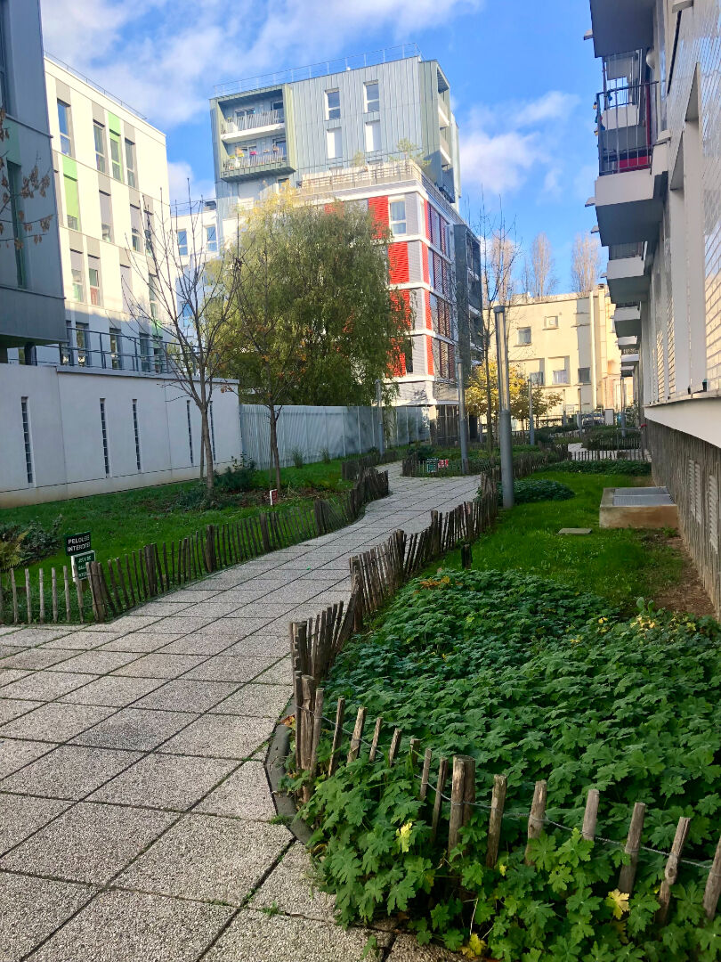 Appartement Ivry Sur Seine 2 pièce(s) 49 m2 avec balcon