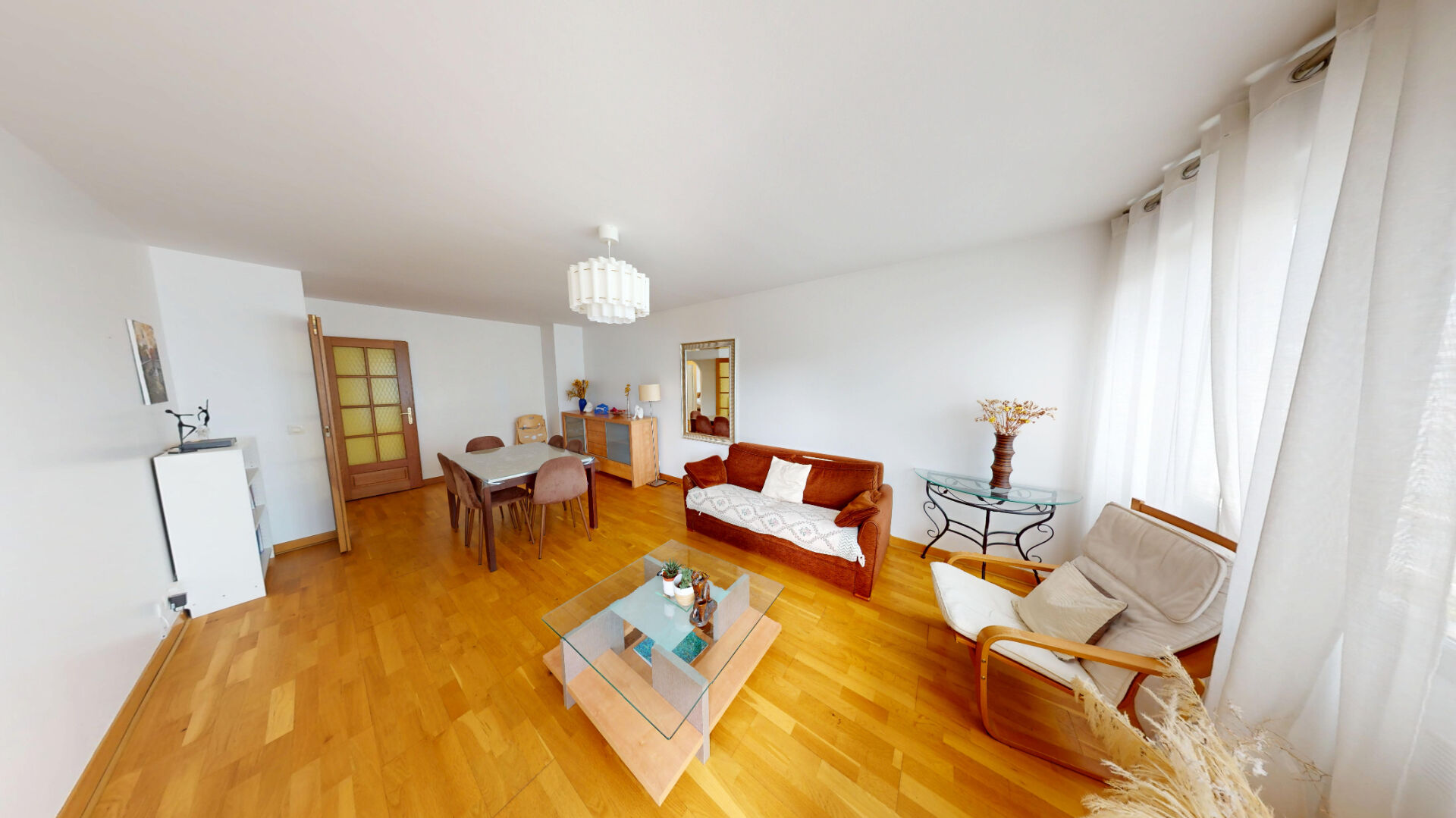 À louer Beau 4 pièces meublé de 83,50 m², 3 chambres, Loggia, Idéal famille ou colocation