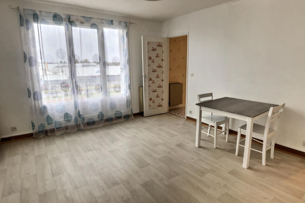 Appartement Sully Sur Loire 1 pièce(s) 29.73 m2