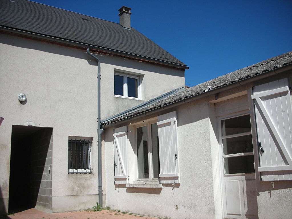 Saint Denis de L'Hotel