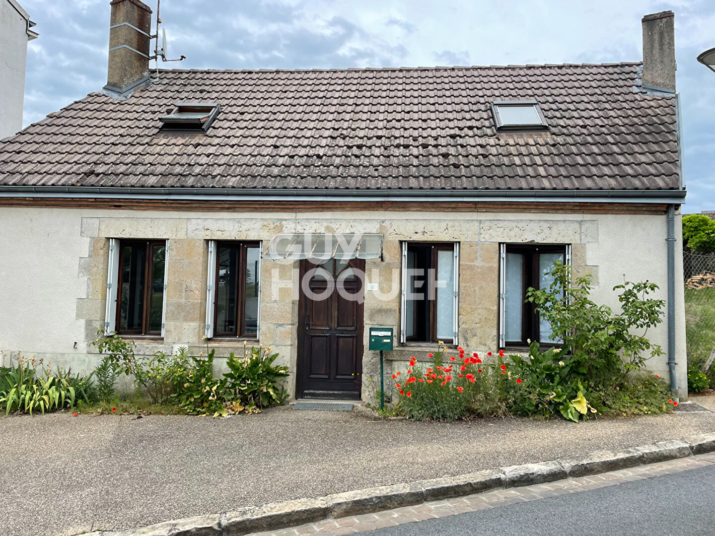 Vente : maison 4 pièces (99 m²) à SAINT DÉNIS DE L'HÔTEL