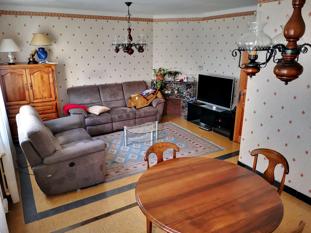 Nîmes maison de type 3 aux Amoureux avec garage et jardin