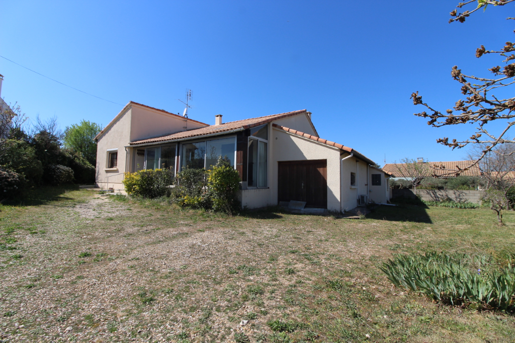 Maison 4 pièces d'environ 95m² à vendre à UCHAUD (30620).