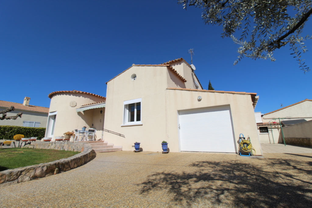 Maison 5 pièces de 105 m² à vendre à UCHAUD (30620).