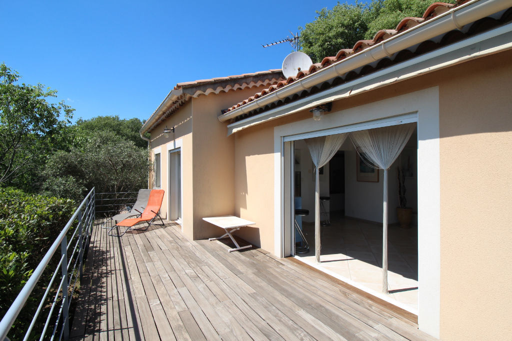 Maison Ribaute Les Tavernes terrasse et jardin