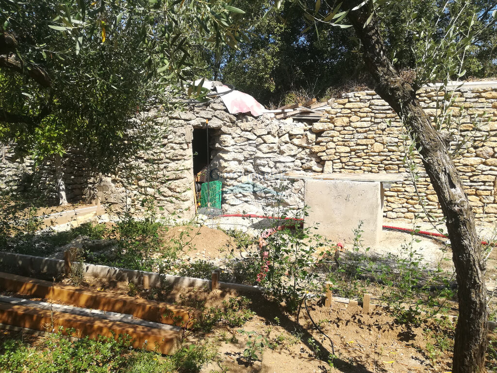 Sommières Mazet autonome 30 m2 sur 920m²