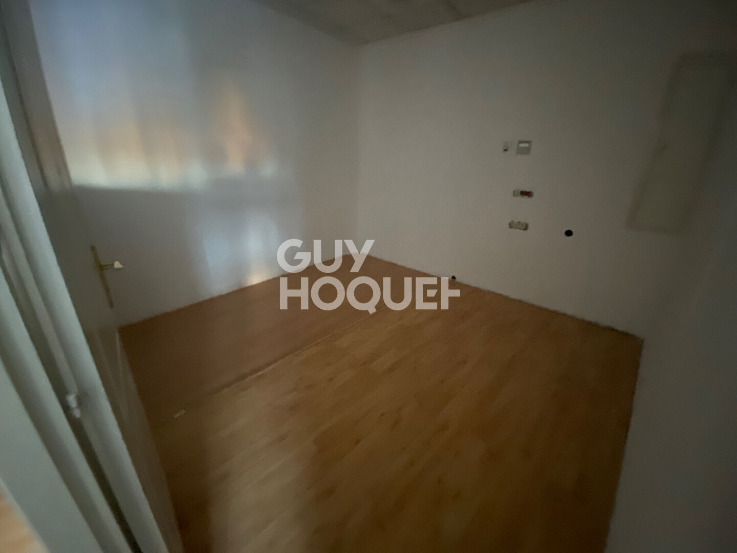 Local commercial Saint Maximin La Sainte Baume 1 pièce(s)