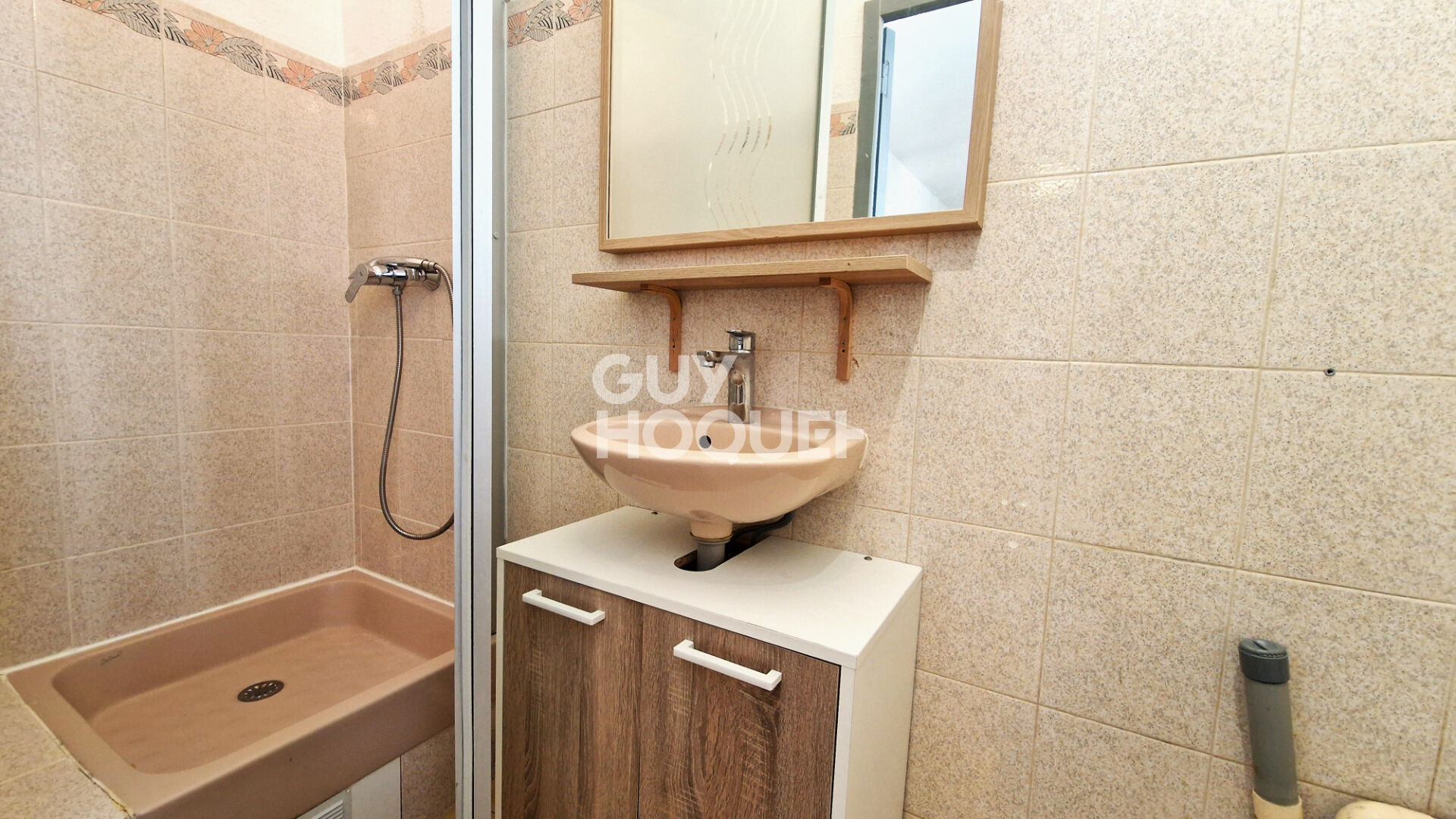 A LOUER STUDIO MEUBLE - PROCHE ESPLANADE