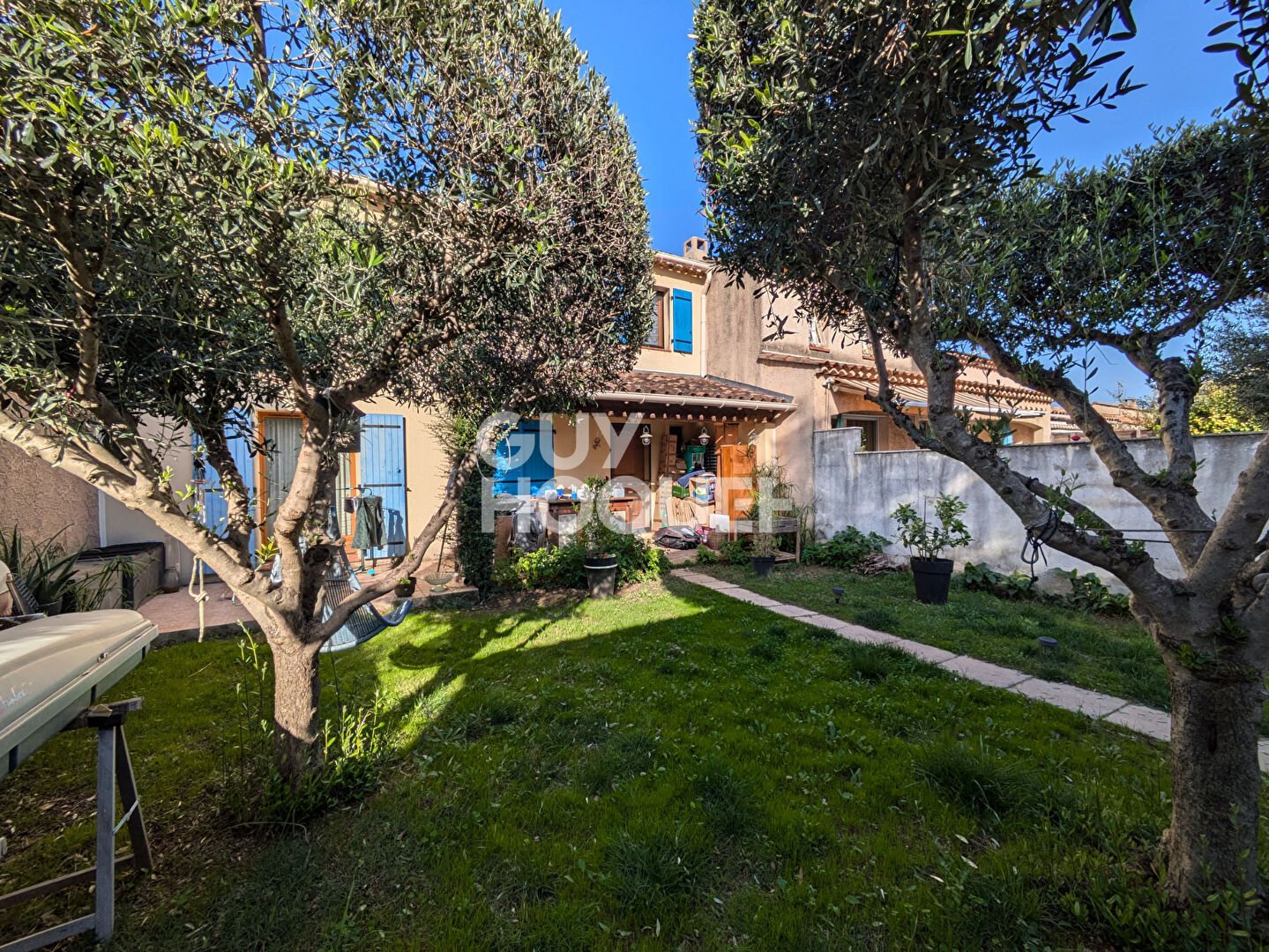 Maison Brignoles avec garage et jardin