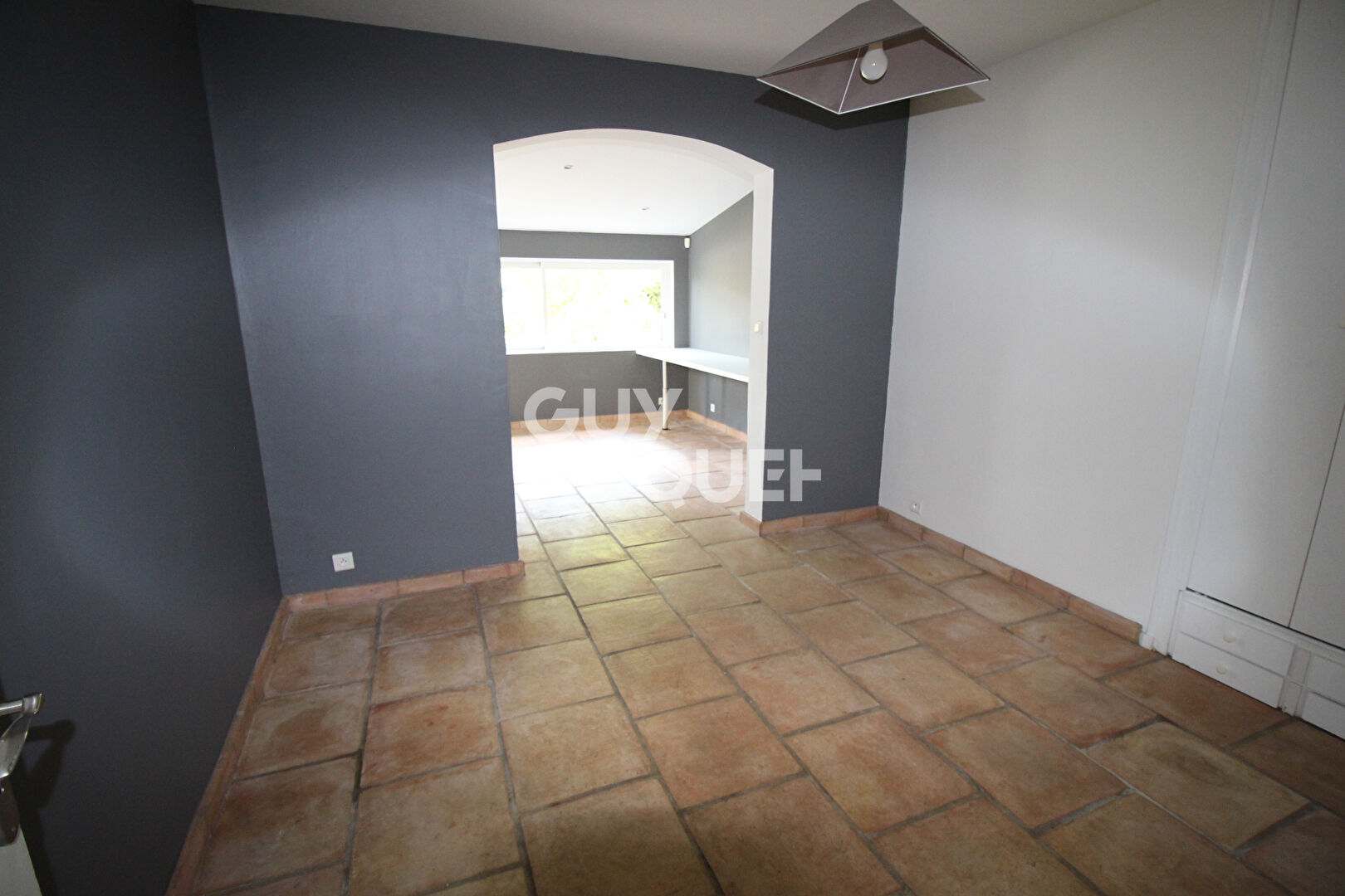 Maison de Prestige à Vendre à Langlade