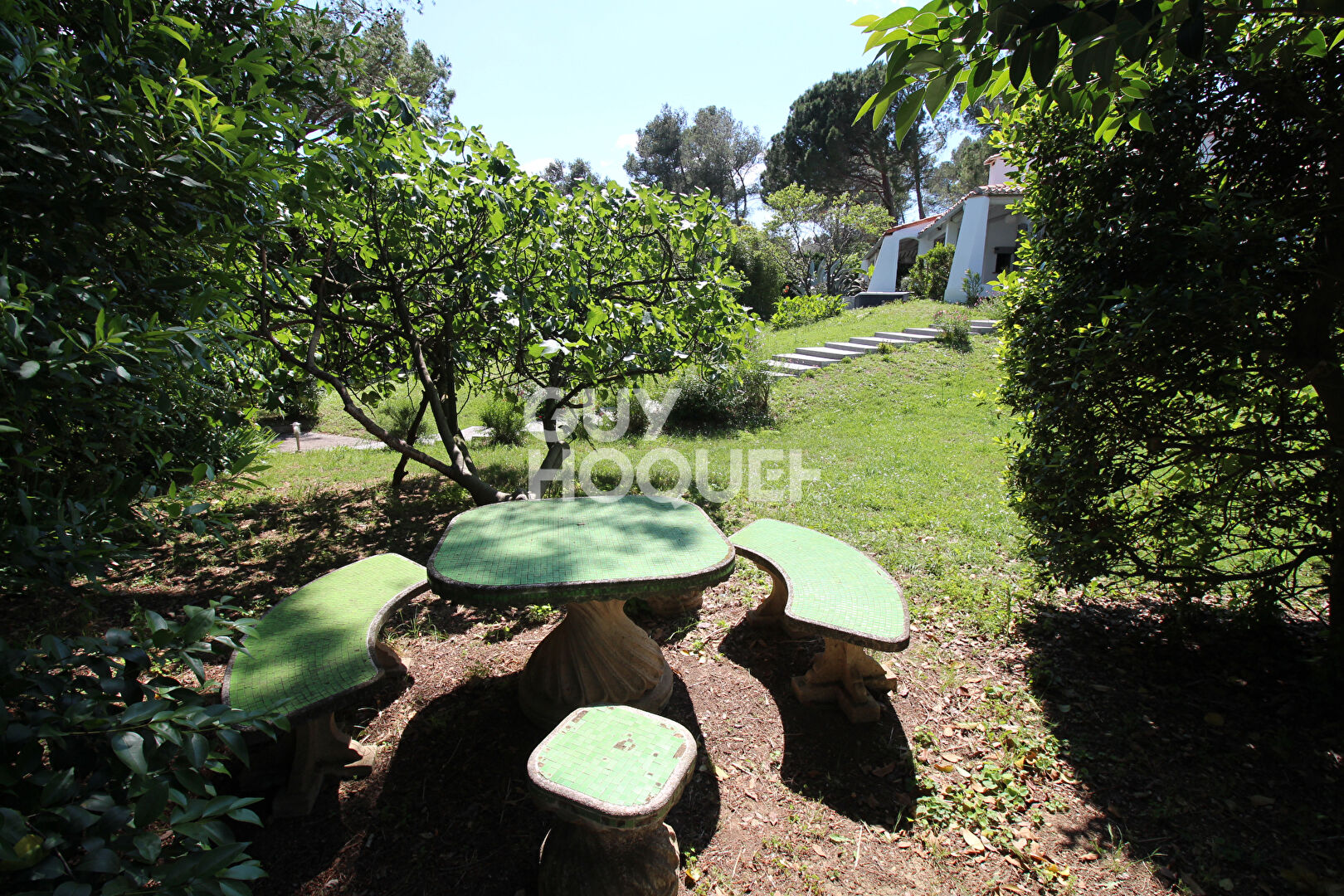 Maison de Prestige à Vendre à Langlade