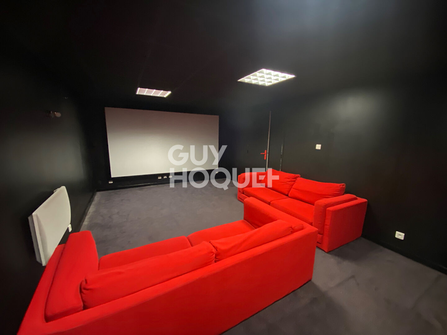 Maison de Prestige à Vendre à Langlade