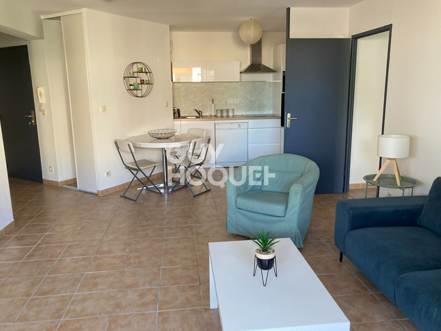 NIMES APPARTEMENT T3 PARKING