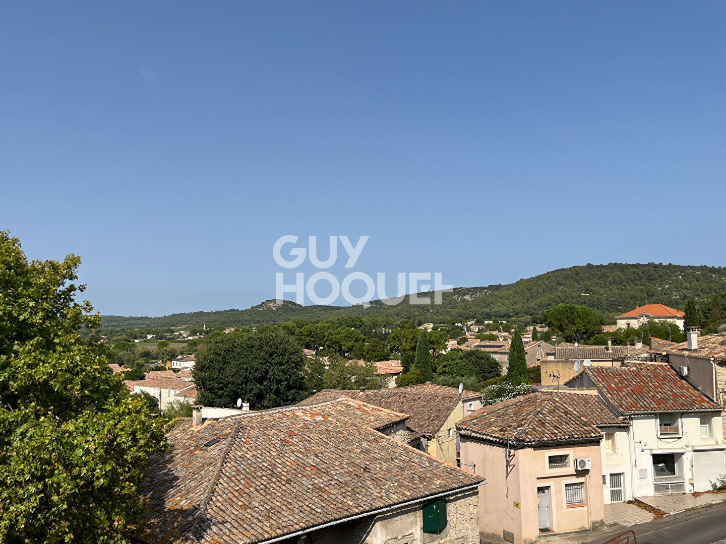 Maison Clarensac  Garages Cour Terrasse et Dépendance