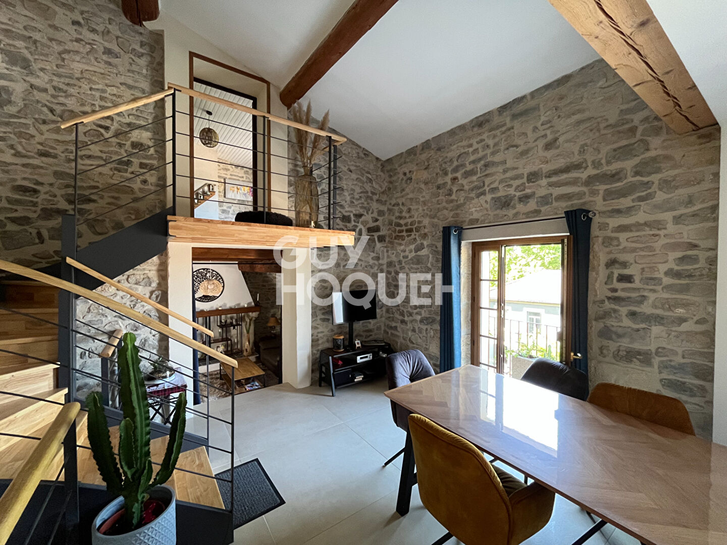 Maison Clarensac  Garages Cour Terrasse et Dépendance