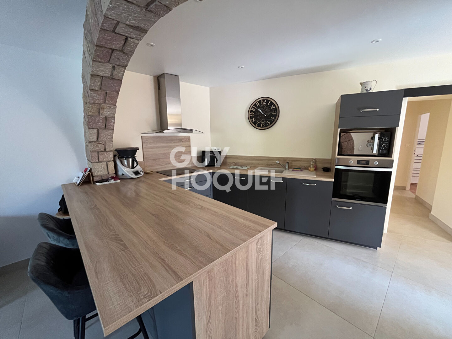 Maison Clarensac  Garages Cour Terrasse et Dépendance