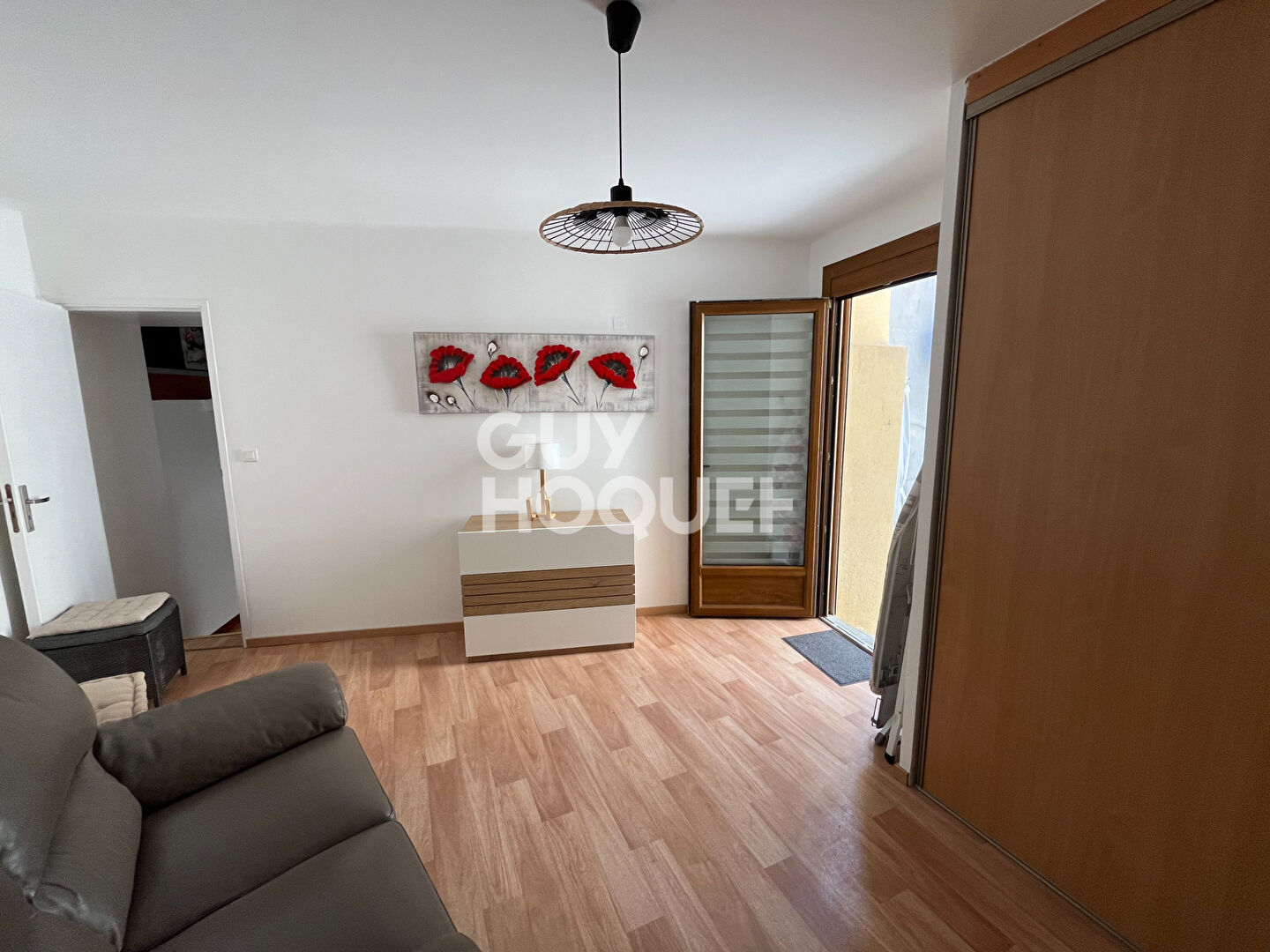 Maison Clarensac  Garages Cour Terrasse et Dépendance