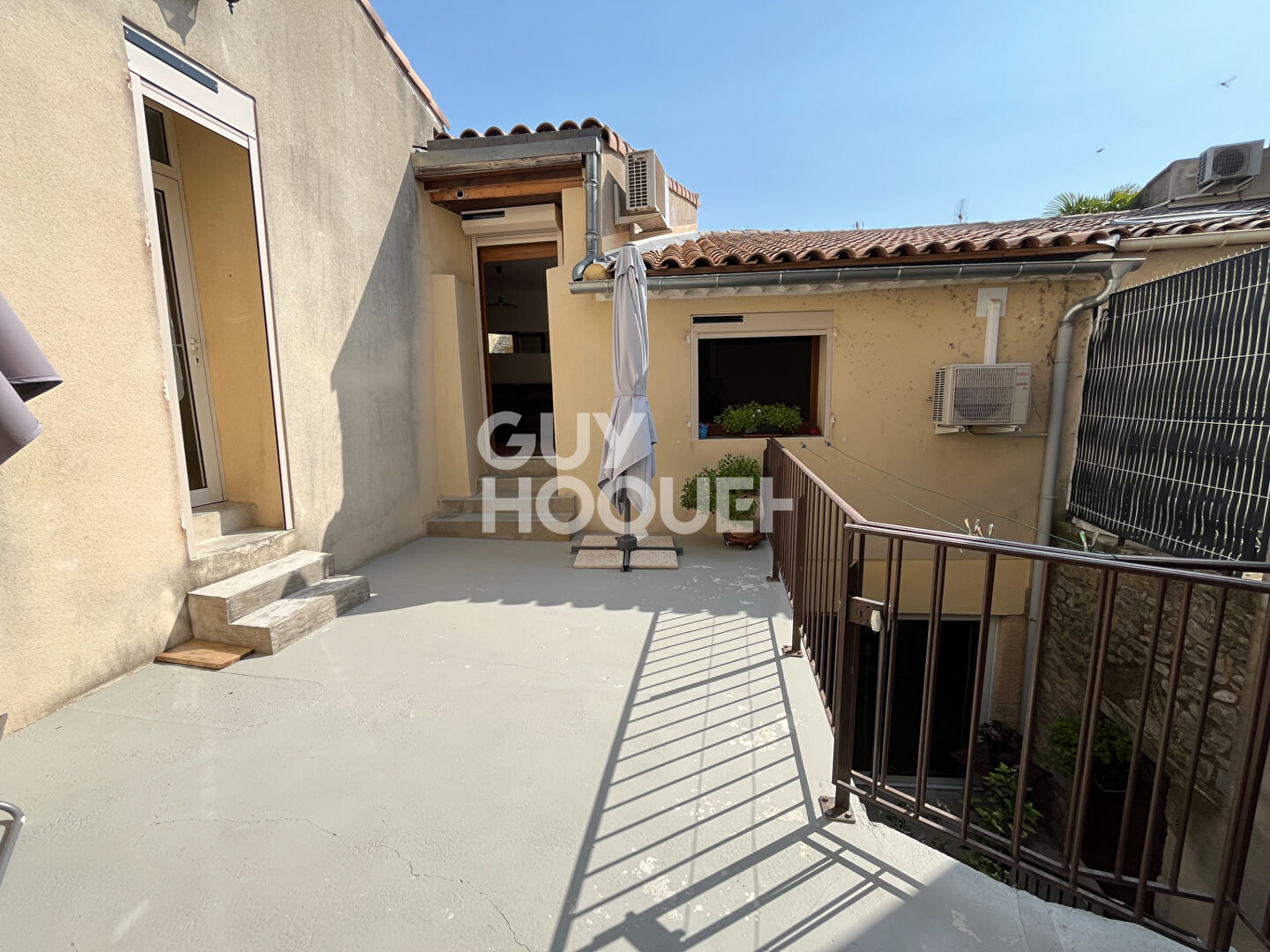 Maison Clarensac  Garages Cour Terrasse et Dépendance