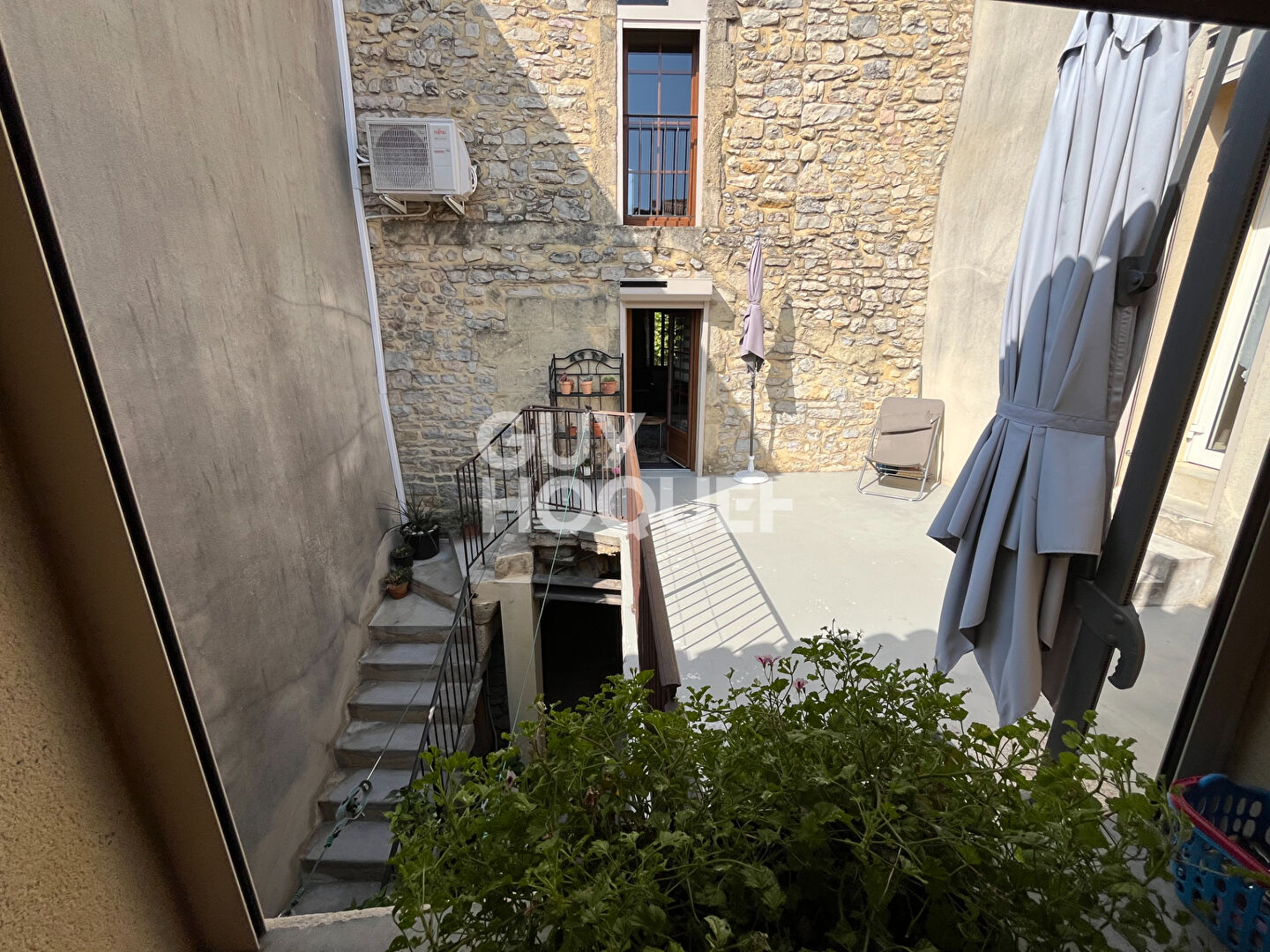 Maison Clarensac  Garages Cour Terrasse et Dépendance