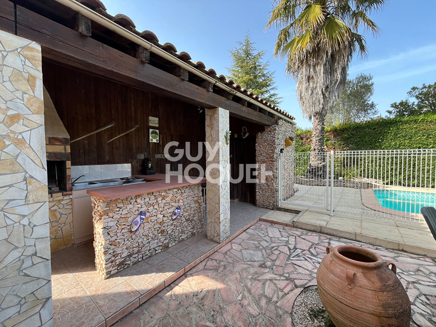 Maison CAVEIRAC avec JARDIN PISCINE ET GRAND GARAGE