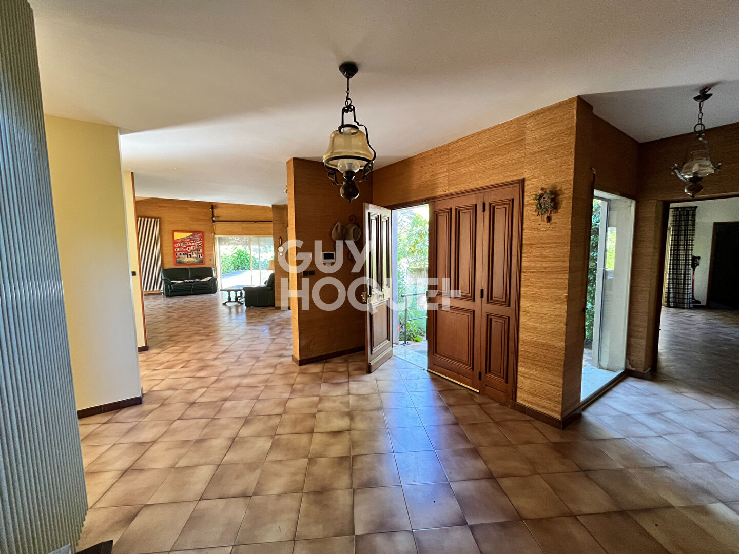 Maison spacieuse à vendre à Langlade avec piscine et double garage