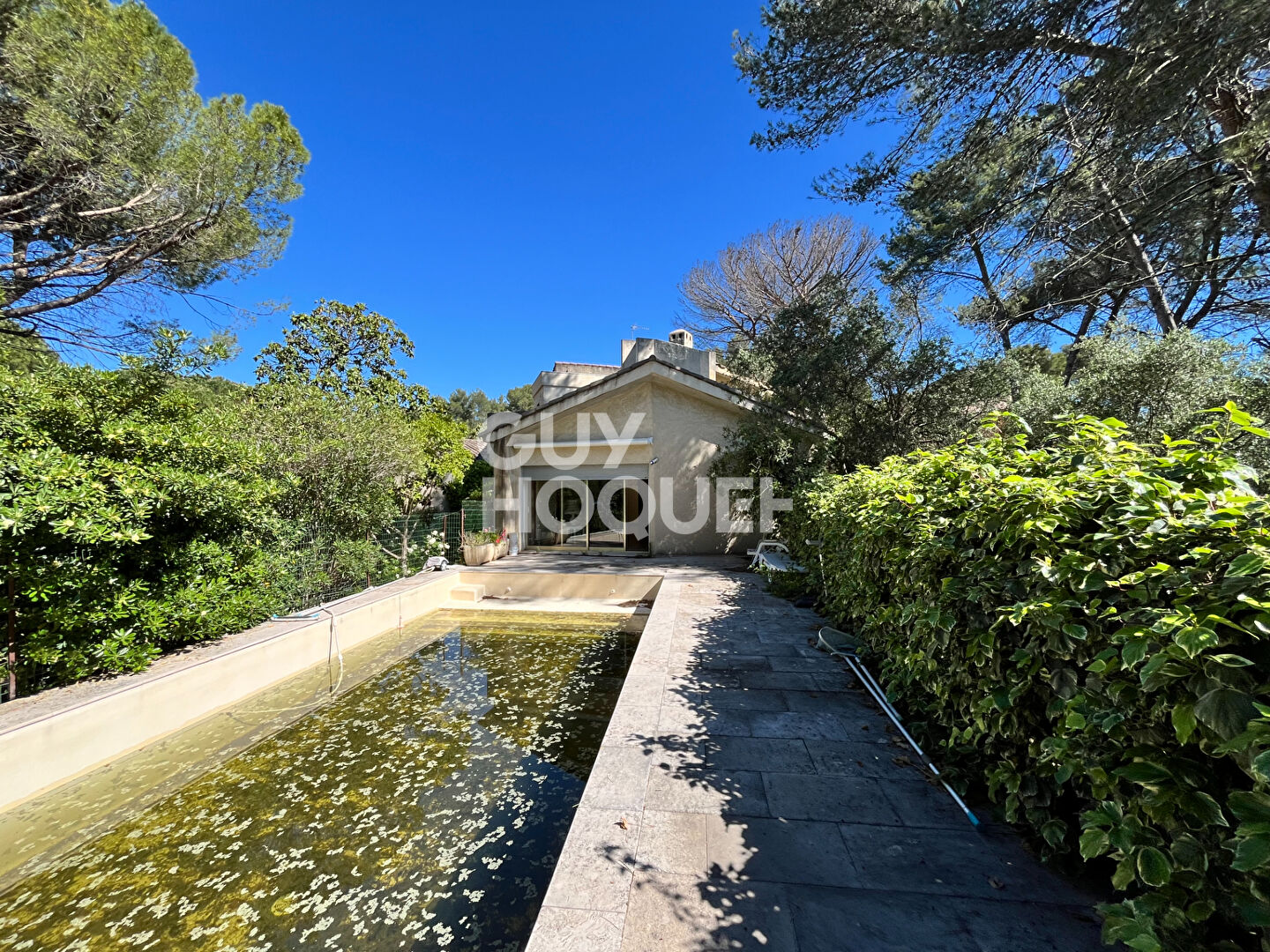 Maison spacieuse à vendre à Langlade avec piscine et double garage