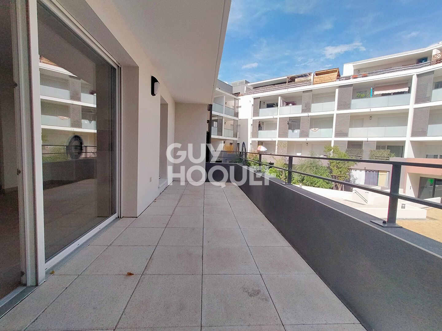 AU CALME ! 3 pièce(s) 64 m2  Proche école commerces + Grande Terrasse