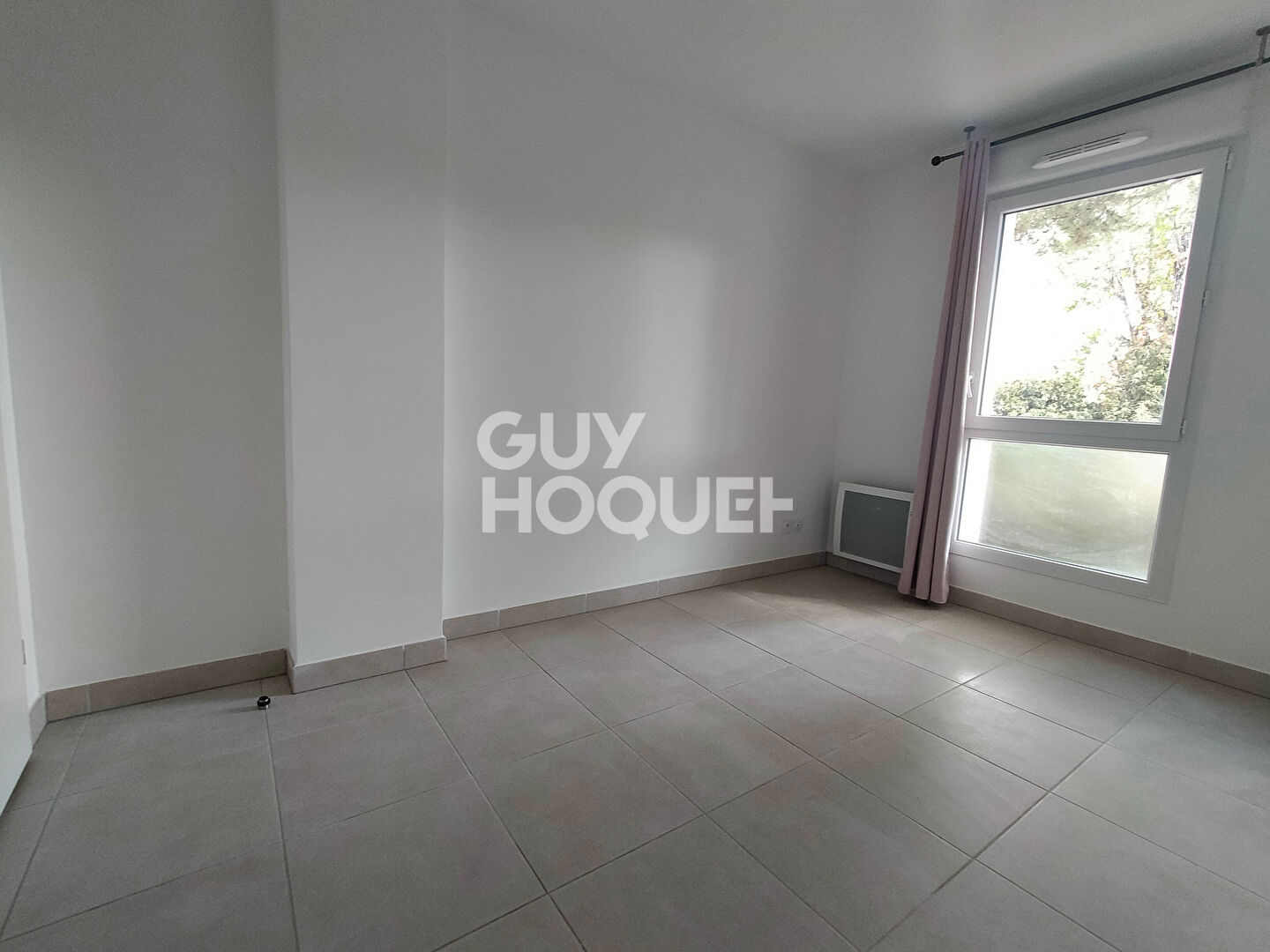 AU CALME ! 3 pièce(s) 64 m2  Proche école commerces + Grande Terrasse