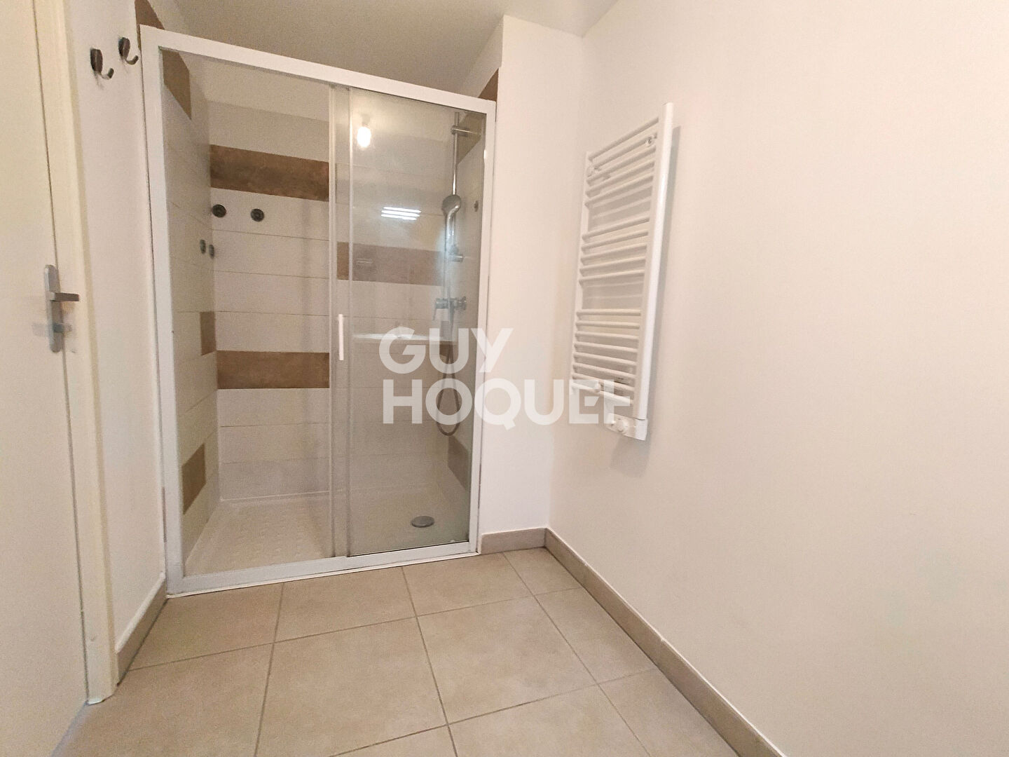 AU CALME ! 3 pièce(s) 64 m2  Proche école commerces + Grande Terrasse