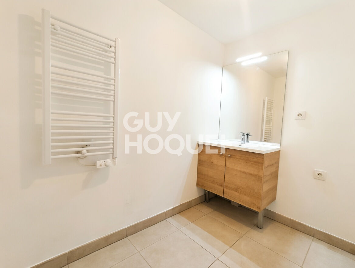 AU CALME ! 3 pièce(s) 64 m2  Proche école commerces + Grande Terrasse