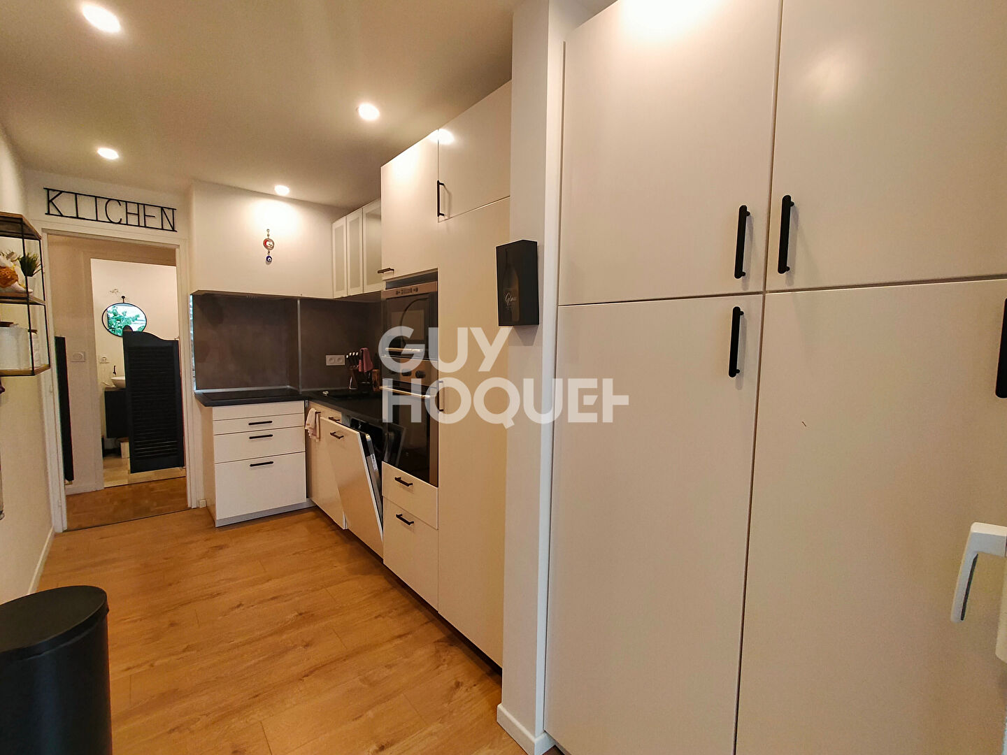 GRAND T2 55 m2 meublé + Terrasse + Cave + Parking