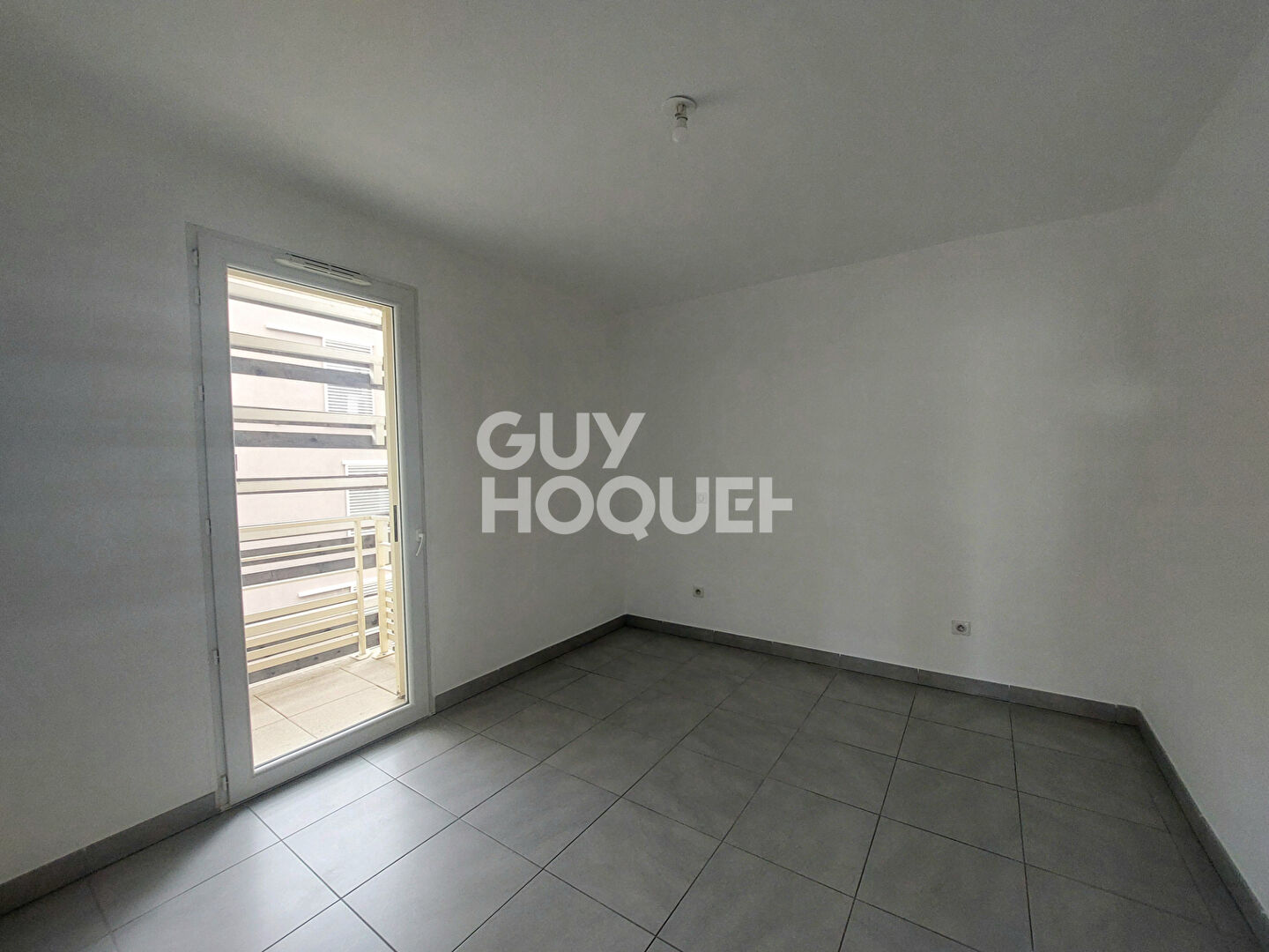 T2  40.59 m2 + Grande terrasse couverte + Parking