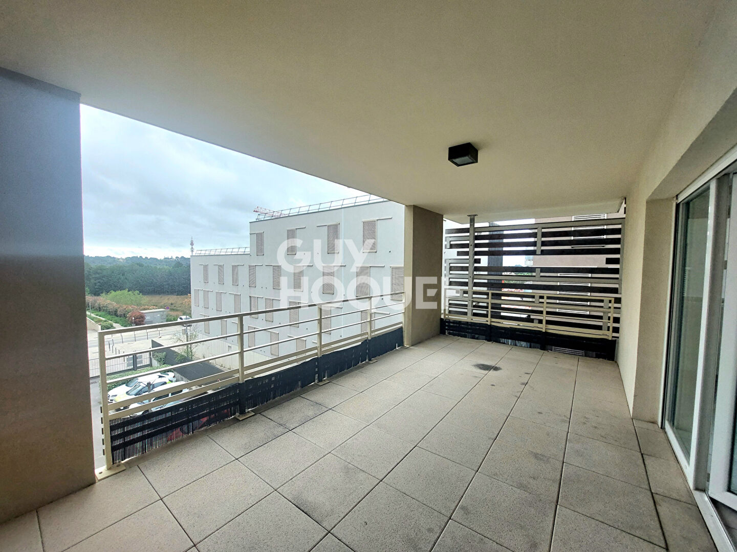 T2  40.59 m2 + Grande terrasse couverte + Parking