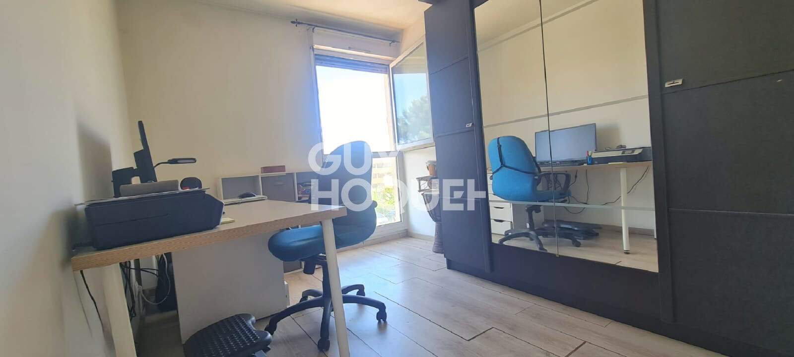 Appartement T4 avec terrasse, box fermé et parking privé