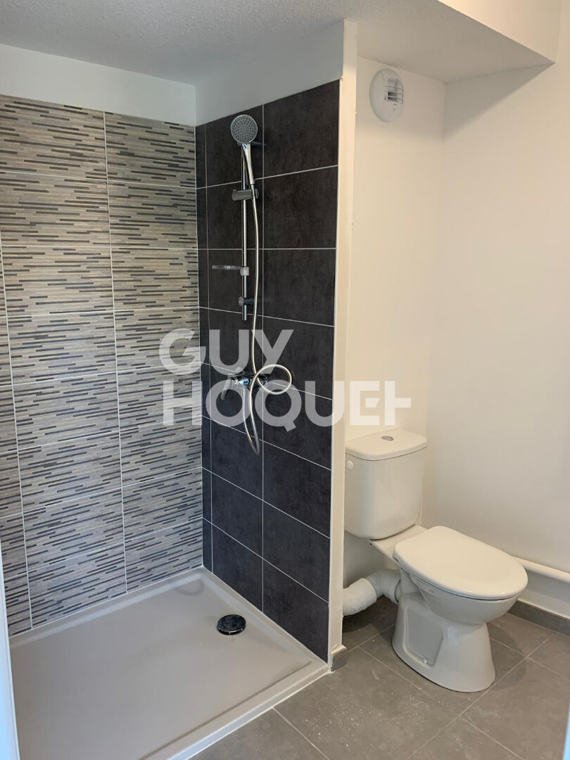 STUDIO RESIDENCE RECENTE: 26.9 m2 AVEC GRAND BALCON